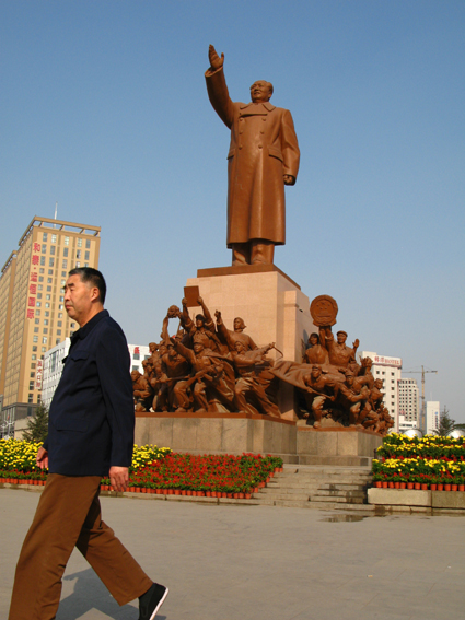 mao-statue-in-shenyang-025.jpg